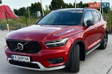 Внедорожник / Кроссовер Volvo XC40 2020 в Киеве
