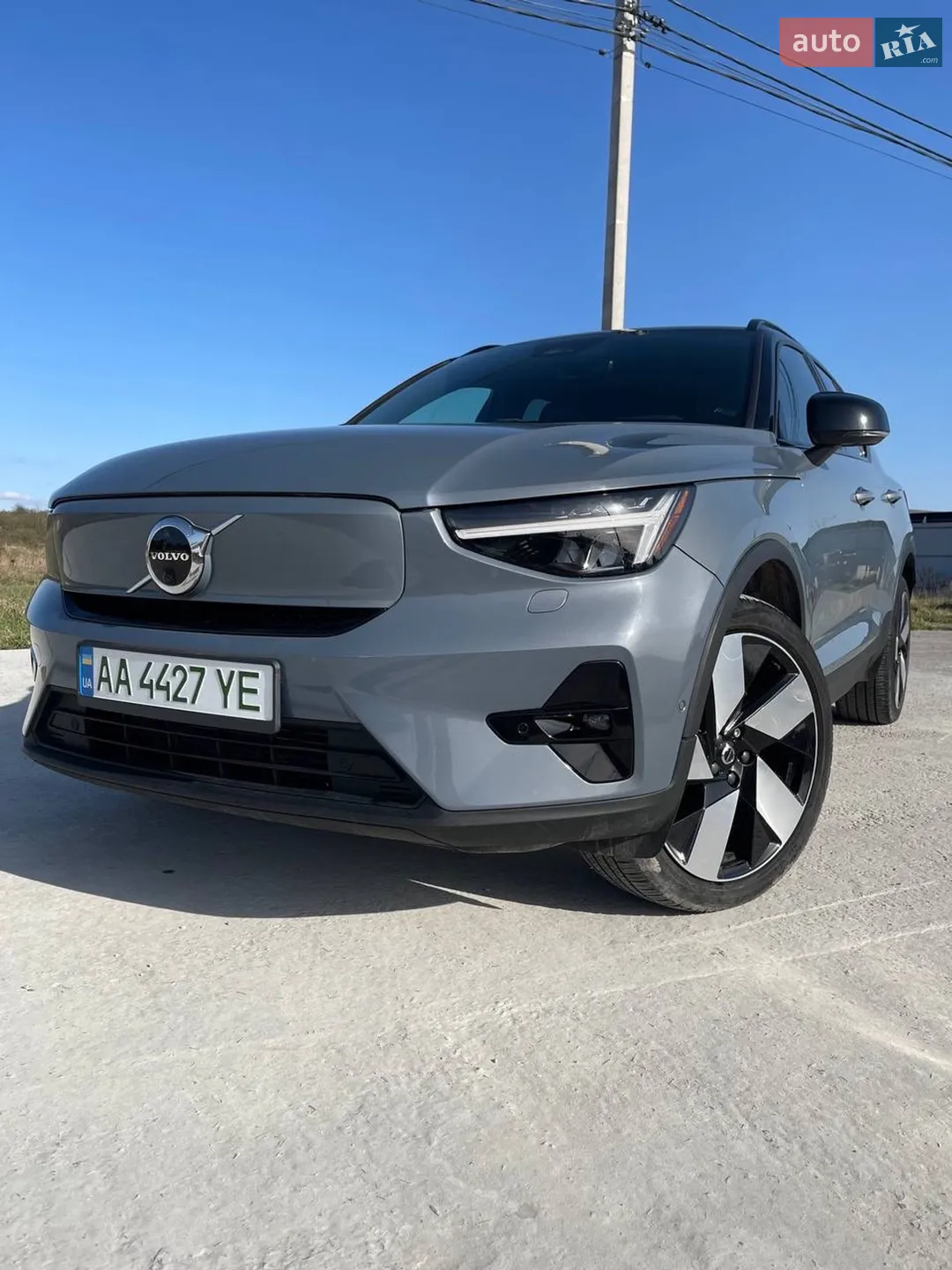 2022 Volvo XC40 - фото 1