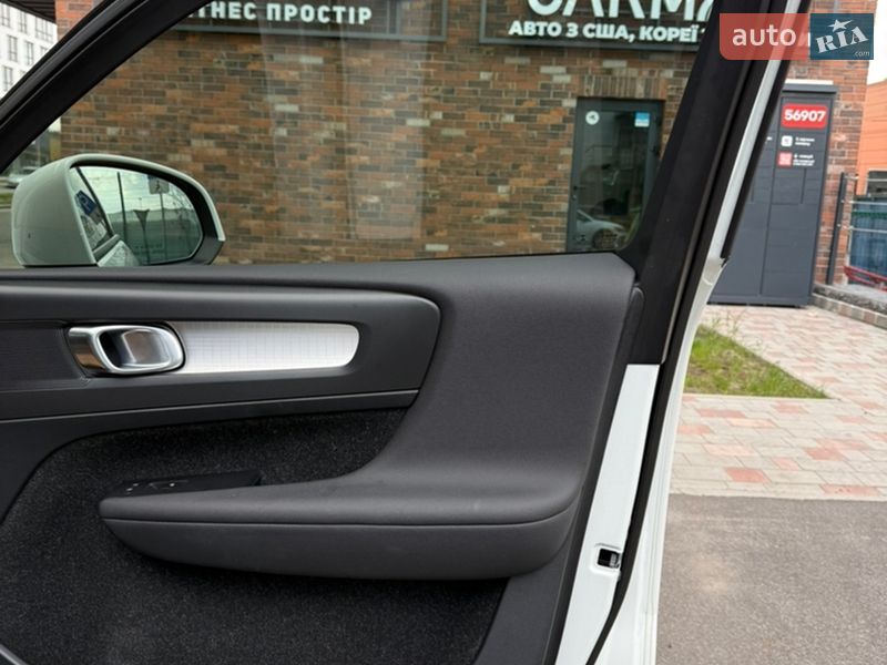 Позашляховик / Кросовер Volvo XC40 2019 в Києві фото 15 Позашляховик / Кросовер Volvo XC40 2019 в Києві