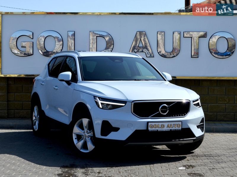 Volvo XC40 2025