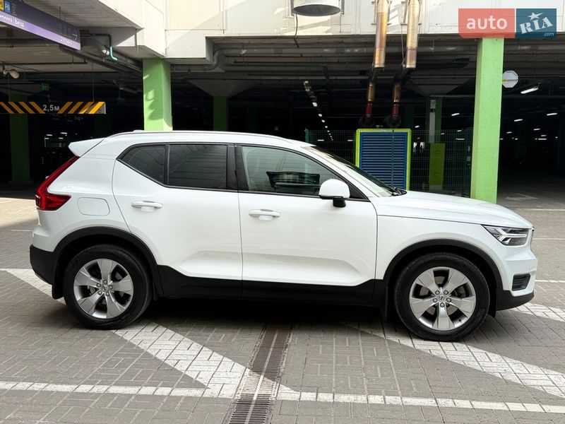 Позашляховик / Кросовер Volvo XC40 2020 в Києві