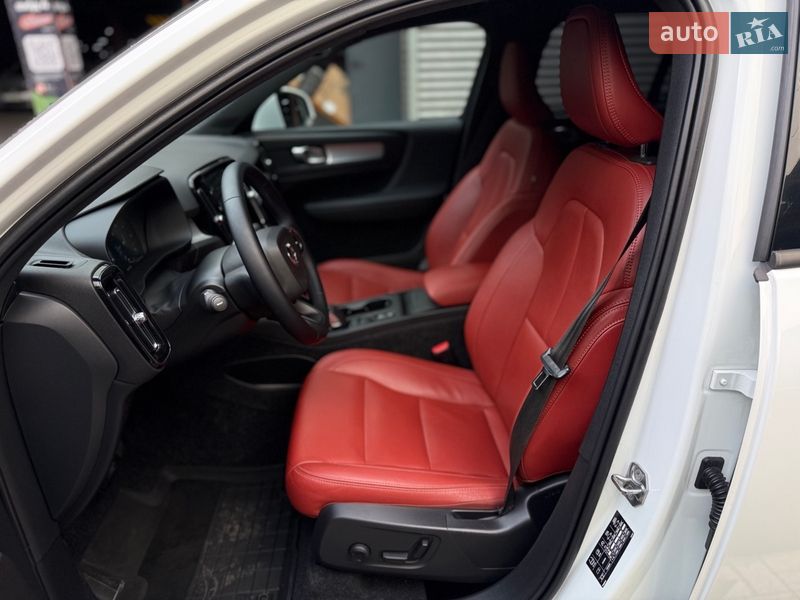 Позашляховик / Кросовер Volvo XC40 2020 в Києві