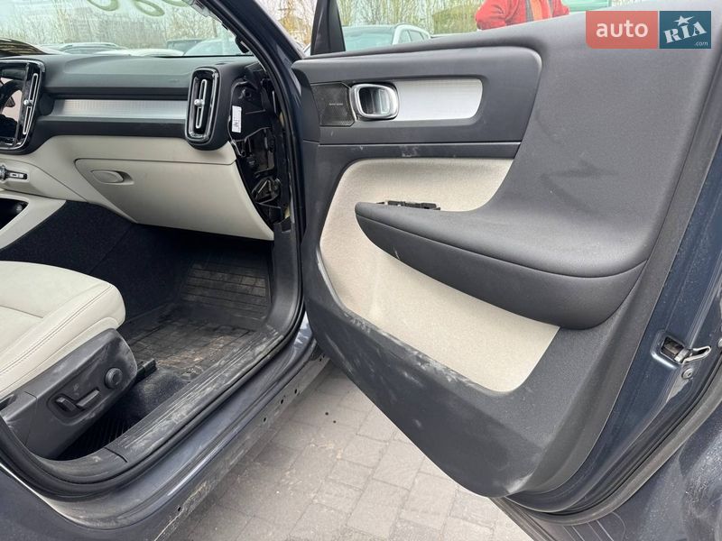 Внедорожник / Кроссовер Volvo XC40 2021 в Львове