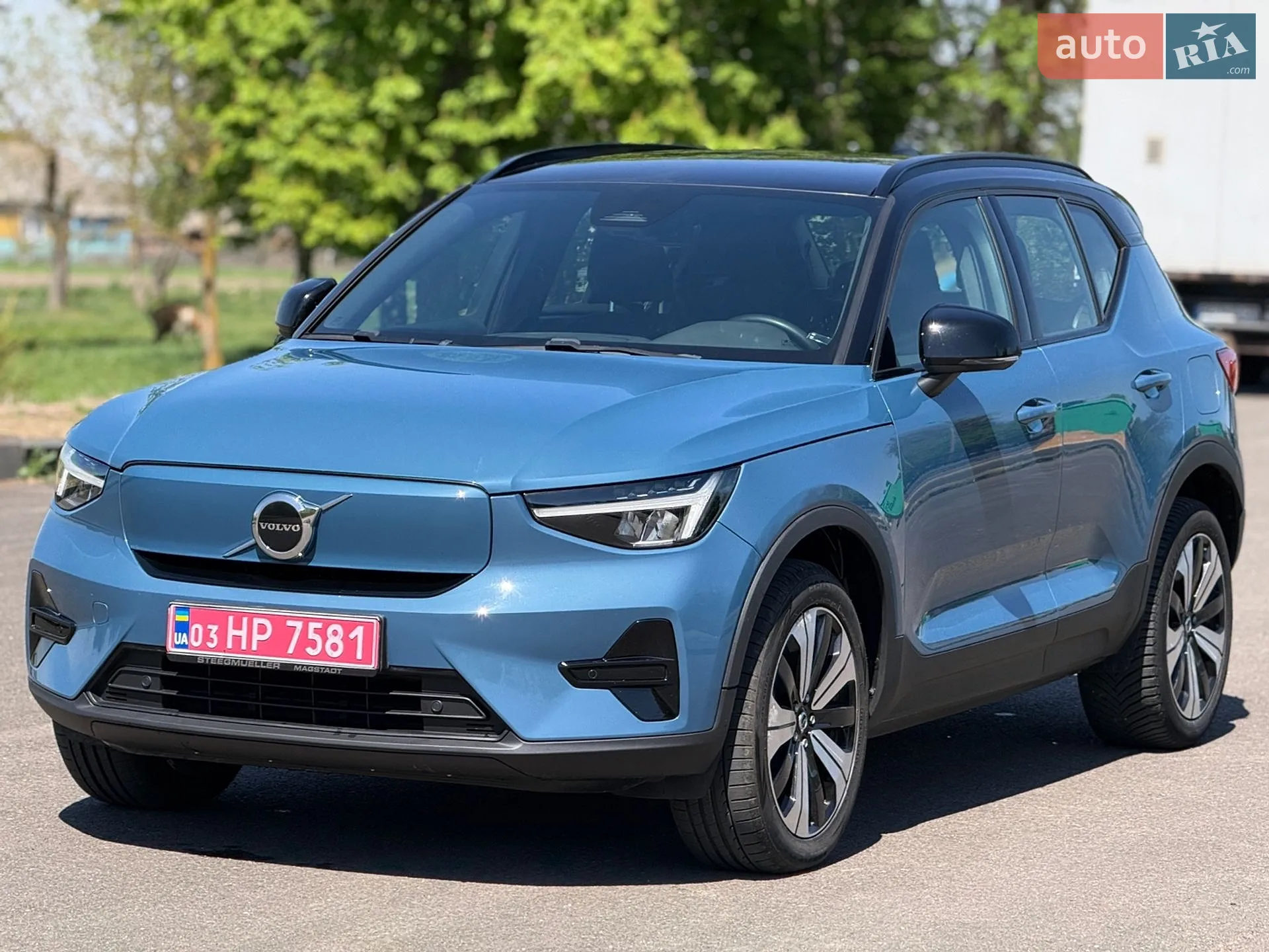 2023 Volvo XC40 - фото 1
