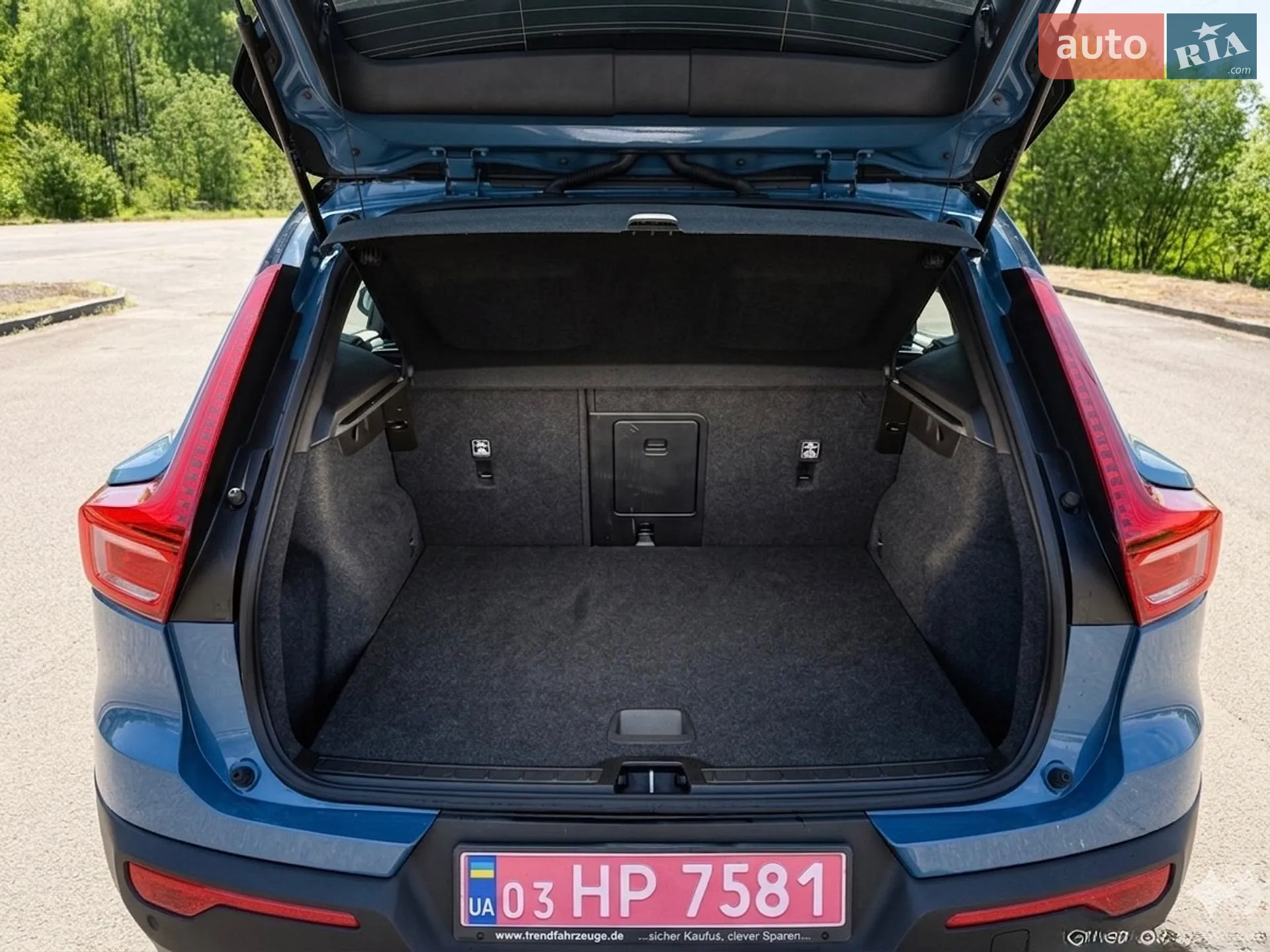 2023 Volvo XC40 - мініатюра 11