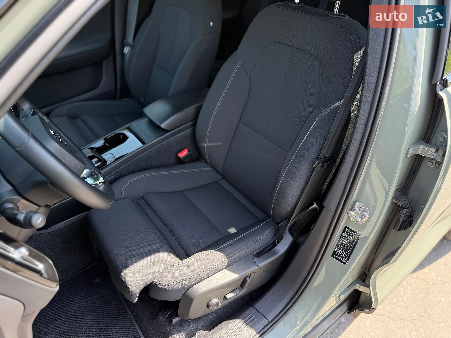 2021 Volvo XC40 - мініатюра 18