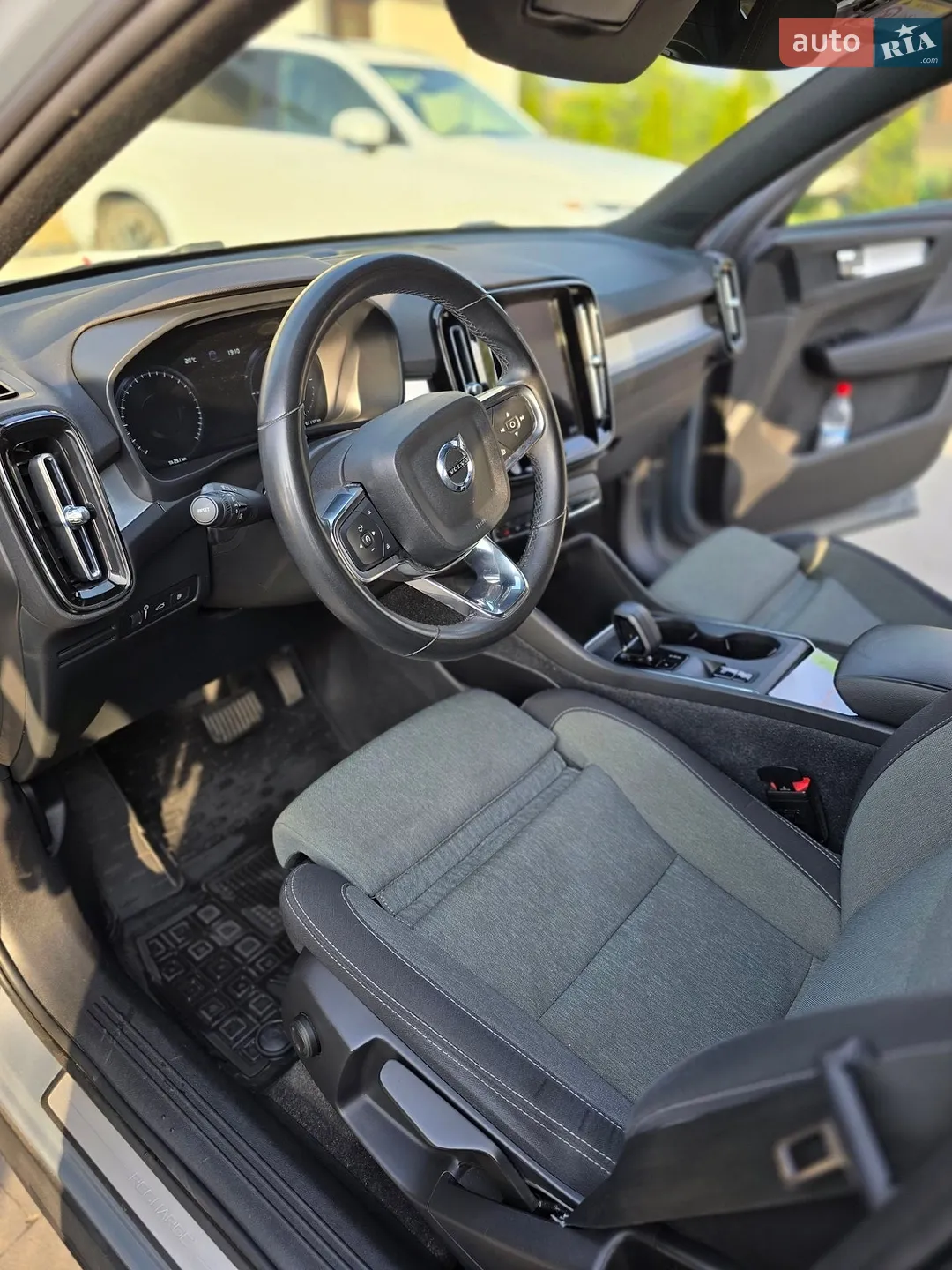 2023 Volvo XC40 - мініатюра 17