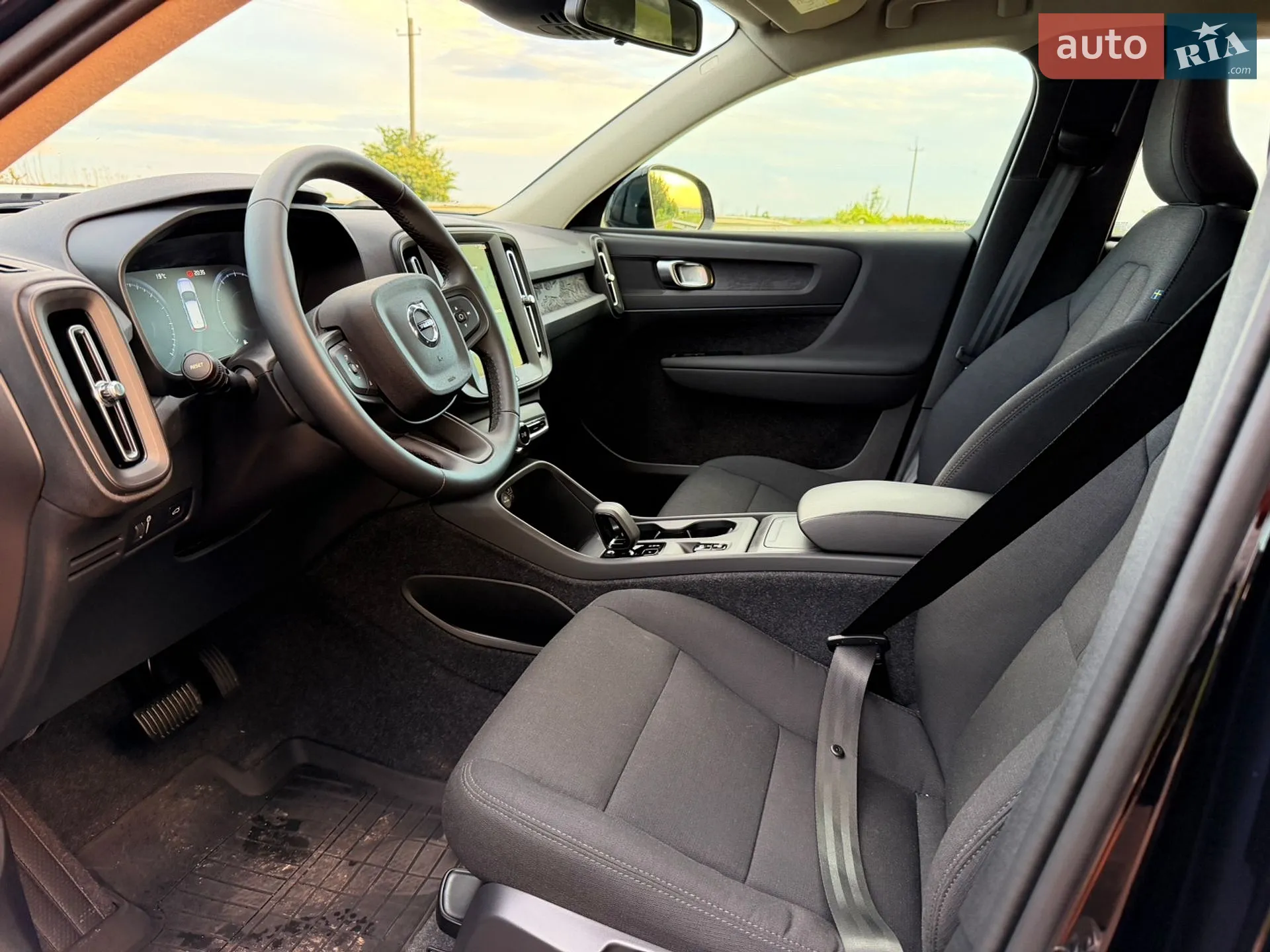 2024 Volvo XC40 - мініатюра 16