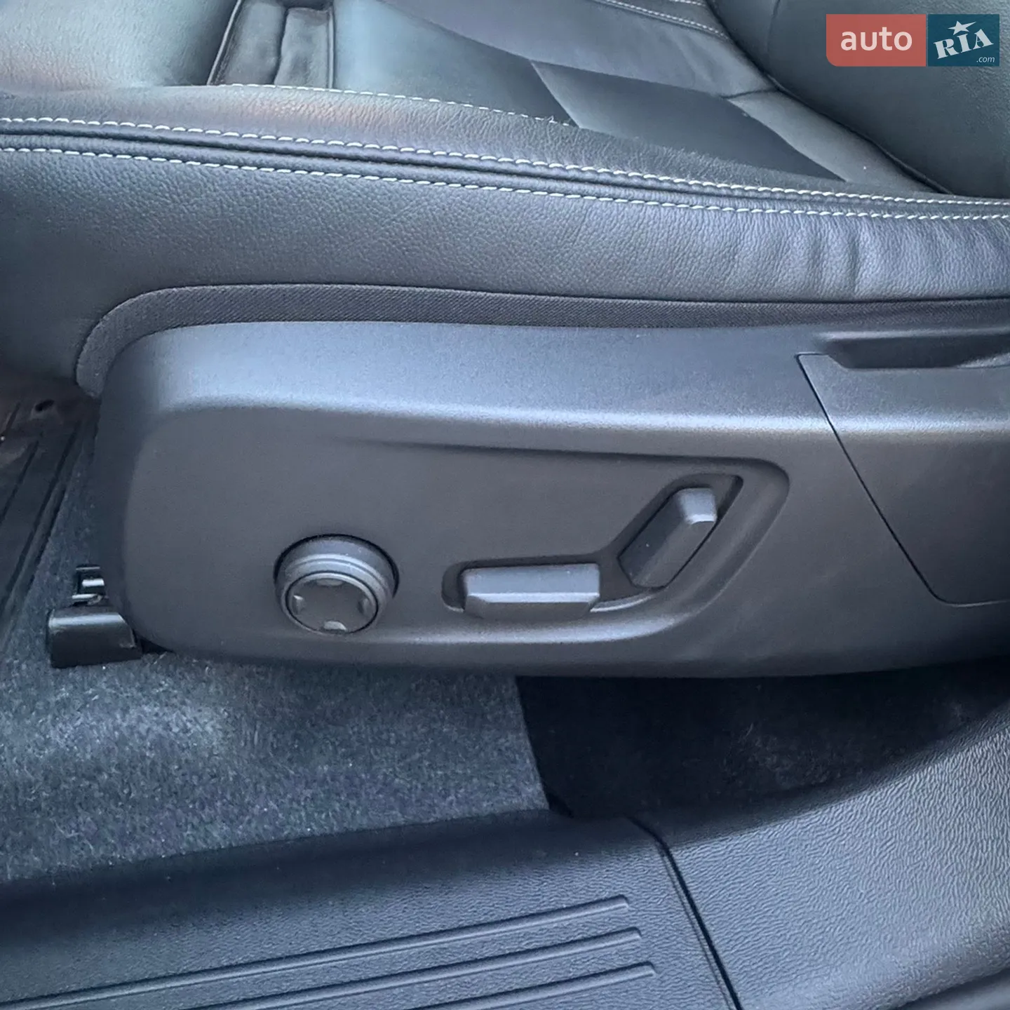 2023 Volvo XC40 - мініатюра 25