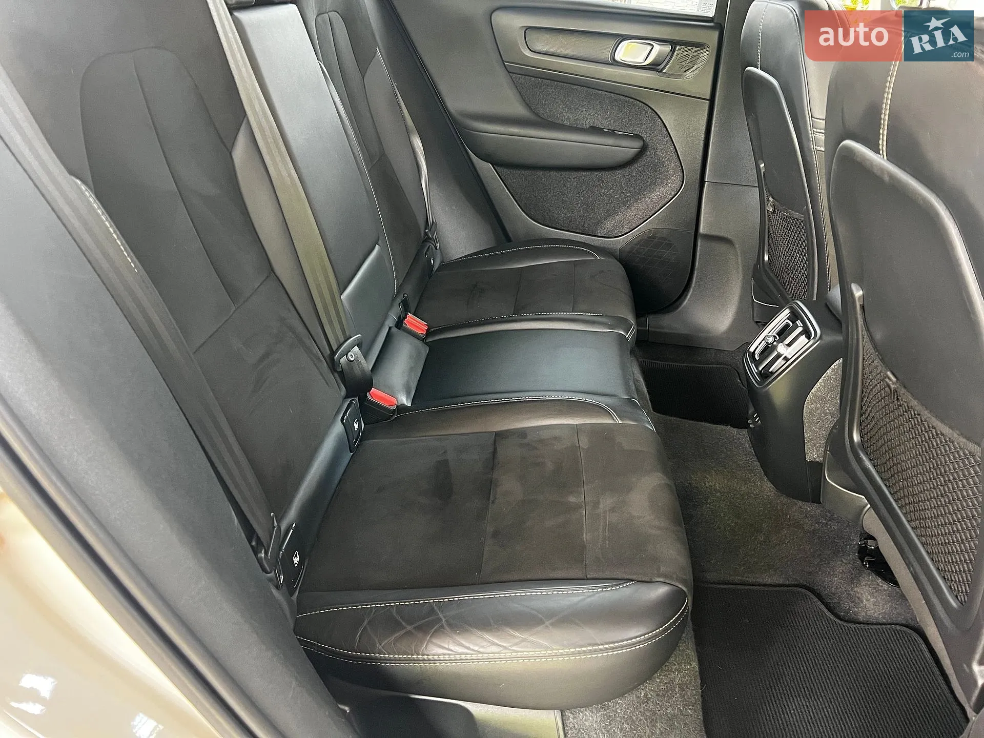 2021 Volvo XC40 - мініатюра 24