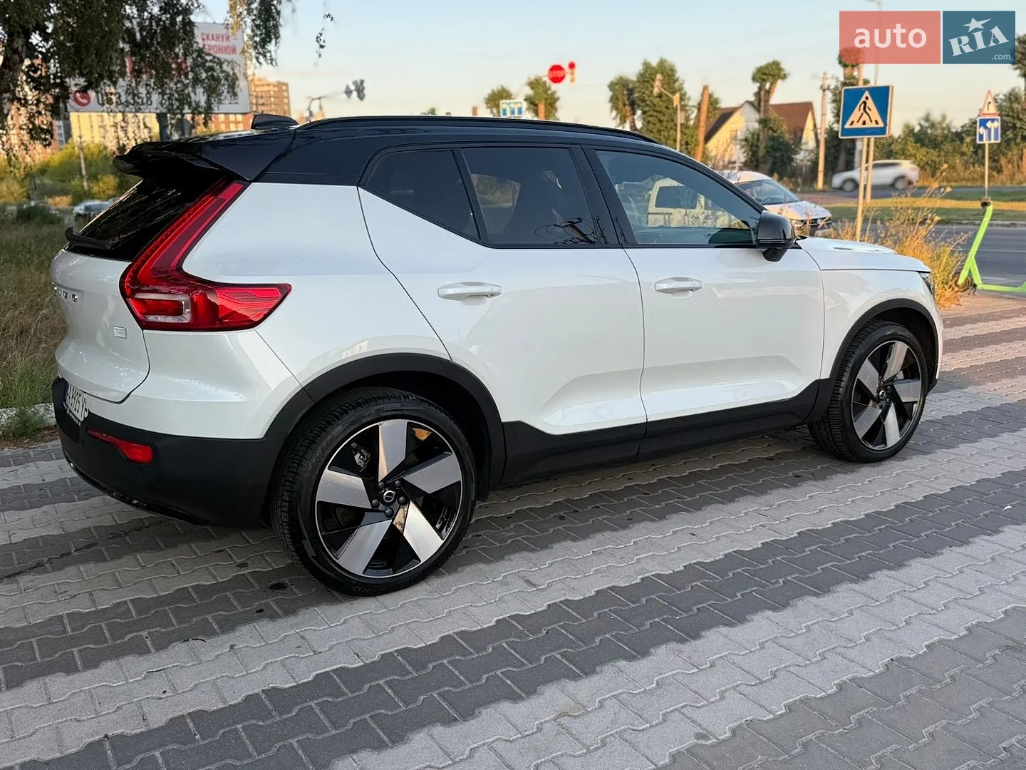 2023 Volvo XC40 - мініатюра 10
