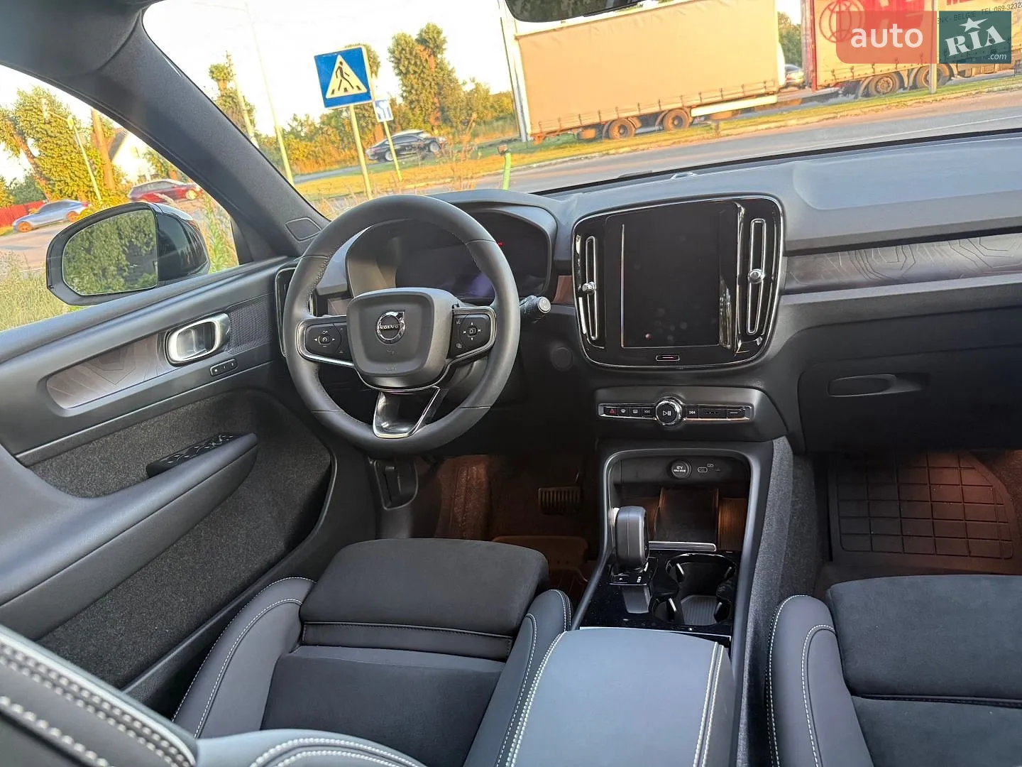 2023 Volvo XC40 - мініатюра 26
