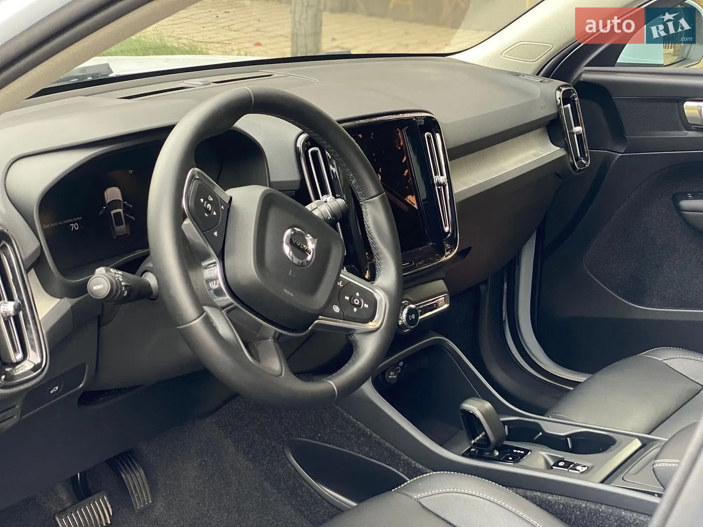 2025 Volvo XC40 - мініатюра 18