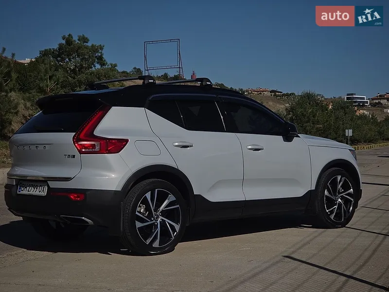 Volvo XC40