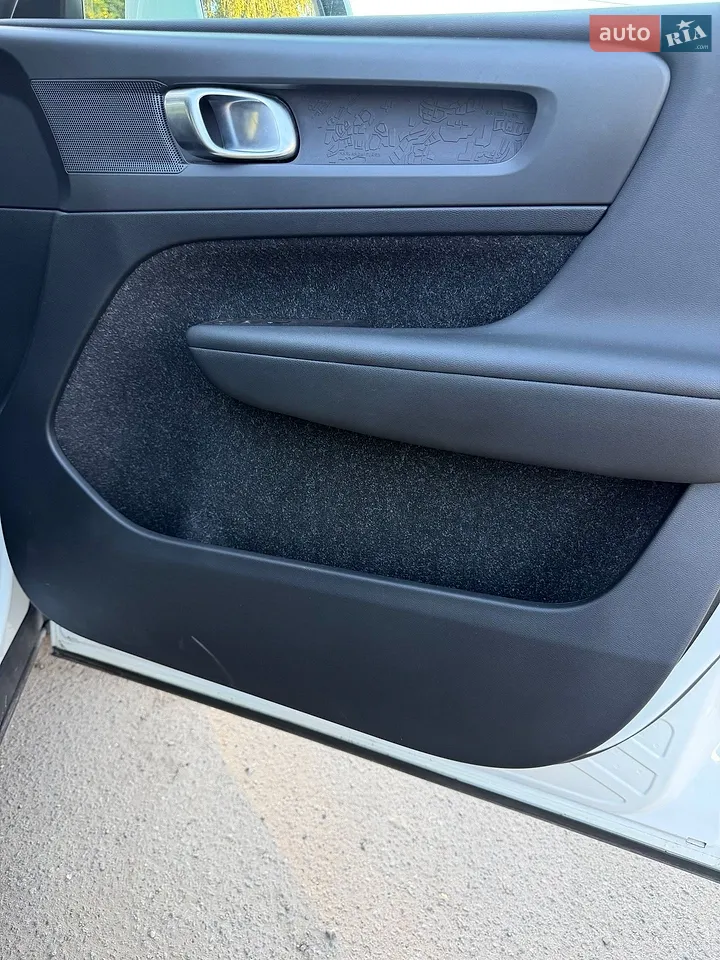 Позашляховик / Кросовер Volvo XC40 2019 в Харкові фото 7