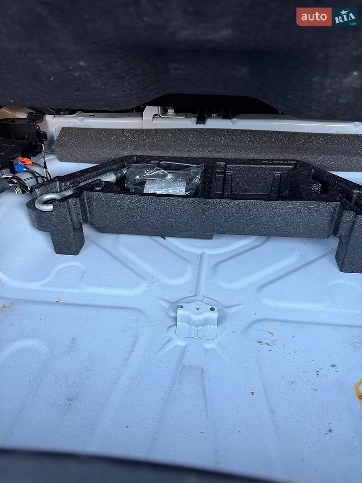 Позашляховик / Кросовер Volvo XC40 2019 в Харкові фото 9
