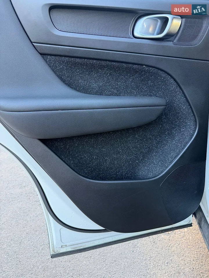 Позашляховик / Кросовер Volvo XC40 2019 в Харкові фото 11