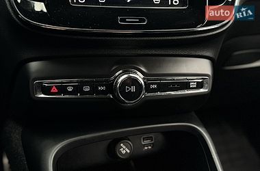 Внедорожник / Кроссовер Volvo XC40 2020 в Харькове