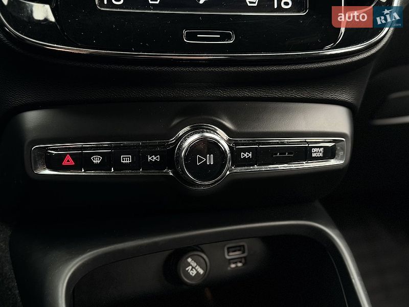 Внедорожник / Кроссовер Volvo XC40 2020 в Харькове