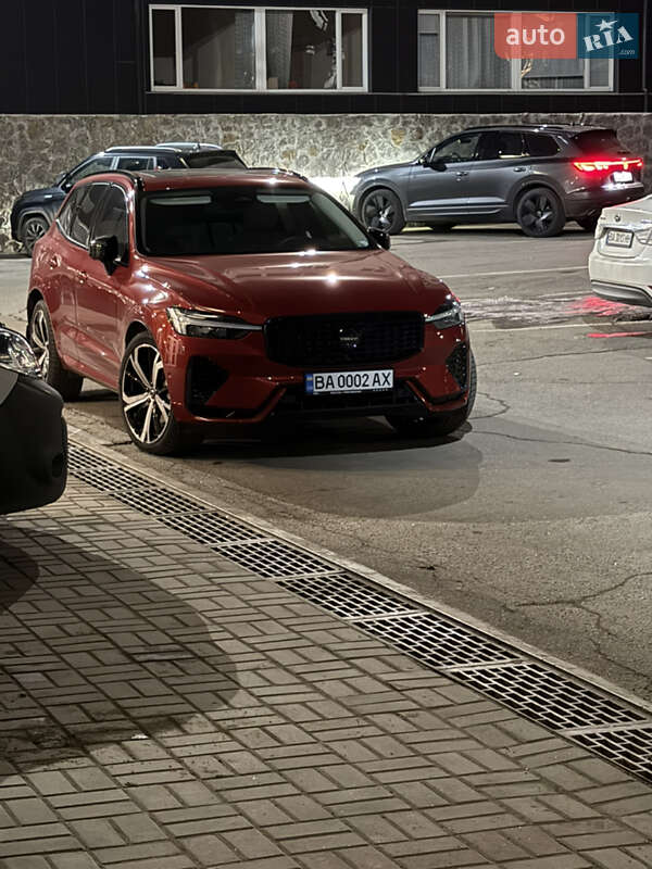 Позашляховик / Кросовер Volvo XC60 Recharge 2023 в 