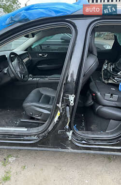 Внедорожник / Кроссовер Volvo XC60 Recharge 2022 в 
