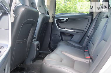 Позашляховик / Кросовер Volvo XC60 2014 в 