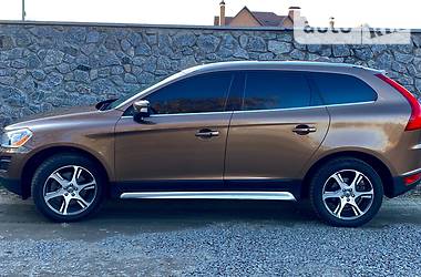 Позашляховик / Кросовер Volvo XC60 2012 в 