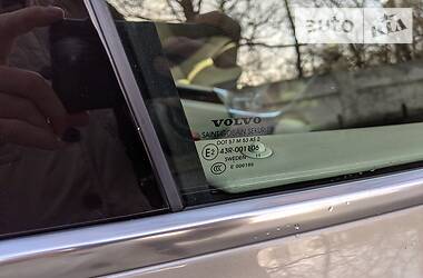 Позашляховик / Кросовер Volvo XC60 2011 в 