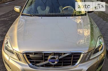 Позашляховик / Кросовер Volvo XC60 2011 в 