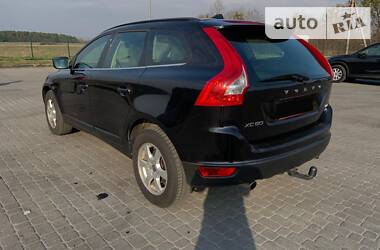 Позашляховик / Кросовер Volvo XC60 2012 в 