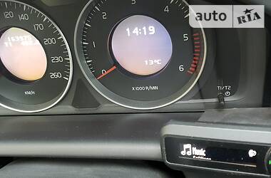 Позашляховик / Кросовер Volvo XC60 2012 в 