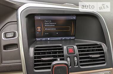 Позашляховик / Кросовер Volvo XC60 2011 в 