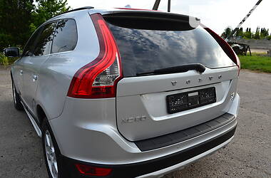 Позашляховик / Кросовер Volvo XC60 2011 в 