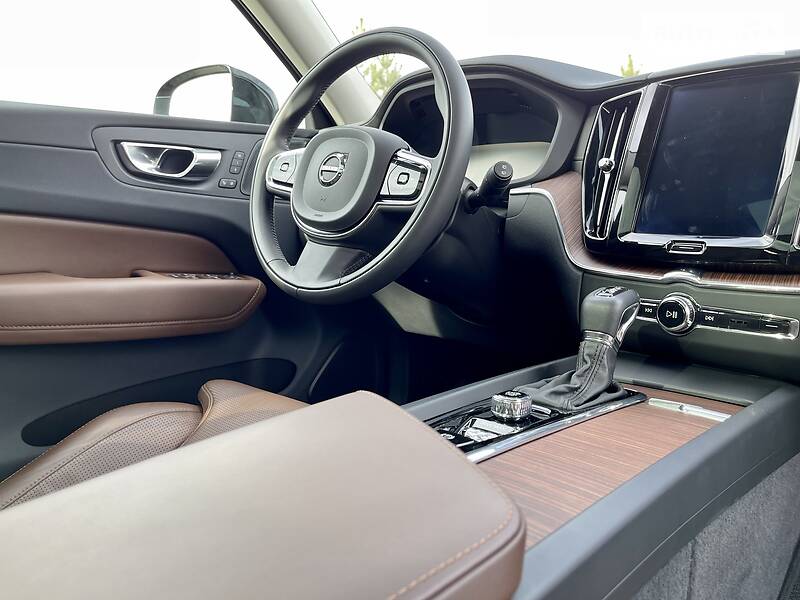 Внедорожник / Кроссовер Volvo XC60 2019 в Днепре фото 8 Внедорожник / Кроссовер Volvo XC60 2019 в Днепре