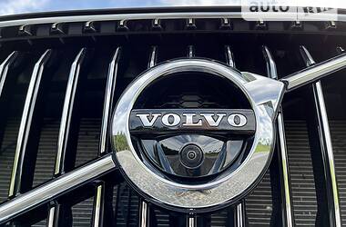 Внедорожник / Кроссовер Volvo XC60 2019 в 