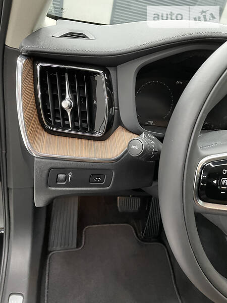 Внедорожник / Кроссовер Volvo XC60 2019 в Днепре фото 10 Внедорожник / Кроссовер Volvo XC60 2019 в Днепре