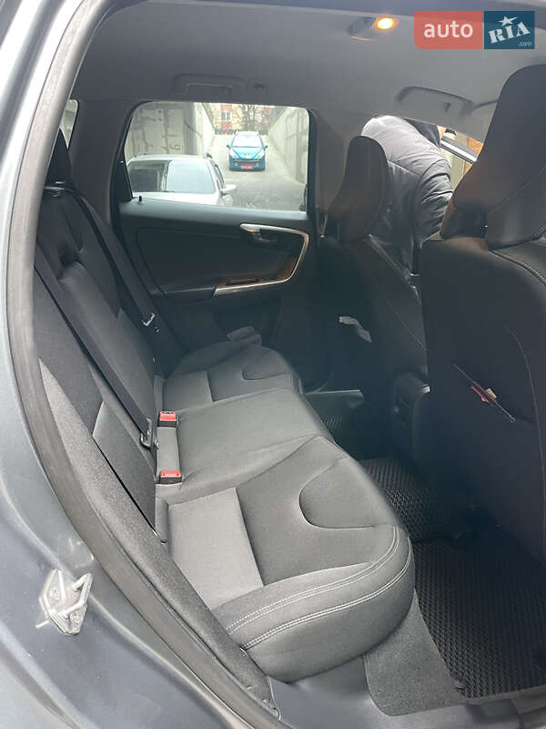 Внедорожник / Кроссовер Volvo XC60 2017 в Тернополе