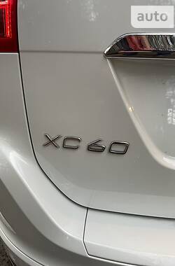 Внедорожник / Кроссовер Volvo XC60 2015 в Новояворовске