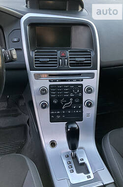 Позашляховик / Кросовер Volvo XC60 2010 в 