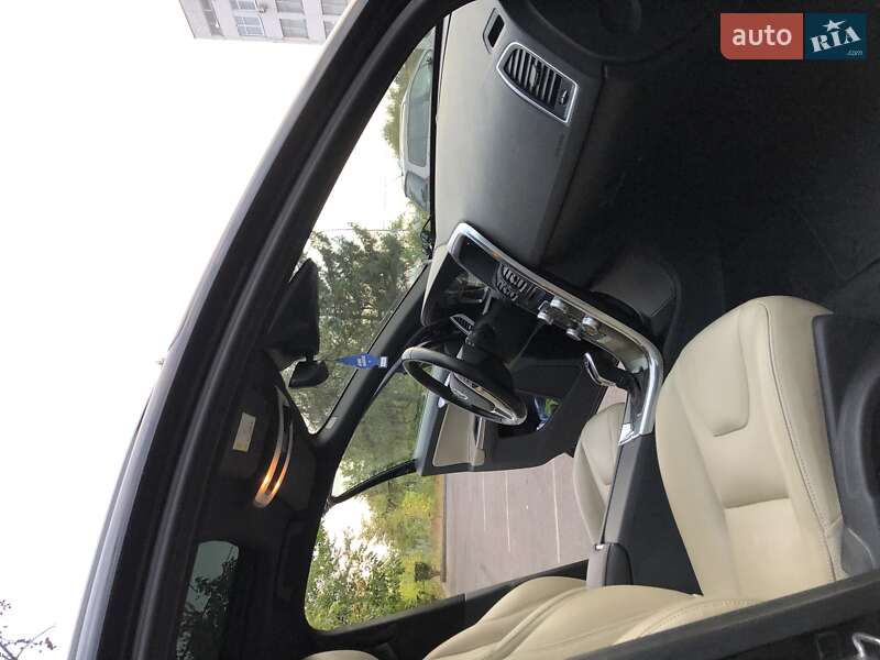 Внедорожник / Кроссовер Volvo XC60 2014 в Ужгороде