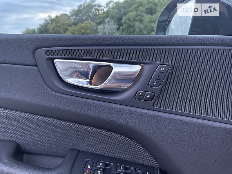 Внедорожник / Кроссовер Volvo XC60 2021 в Одессе