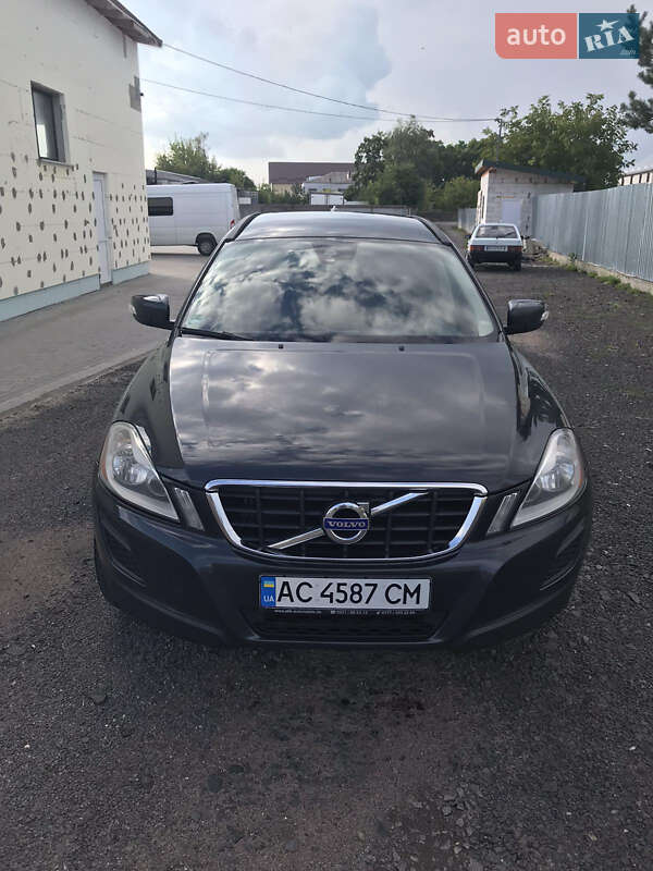Позашляховик / Кросовер Volvo XC60 2012 в 