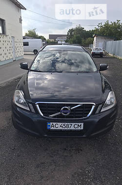 Внедорожник / Кроссовер Volvo XC60 2012 в Киверцах