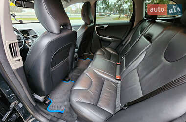Внедорожник / Кроссовер Volvo XC60 2013 в 