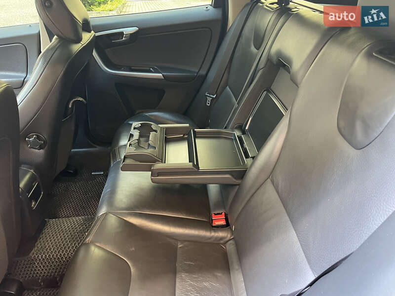 Внедорожник / Кроссовер Volvo XC60 2011 в Ивано-Франковске фото 18 Внедорожник / Кроссовер Volvo XC60 2011 в Ивано-Франковске