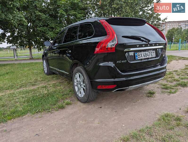 Внедорожник / Кроссовер Volvo XC60 2015 в Нетешине