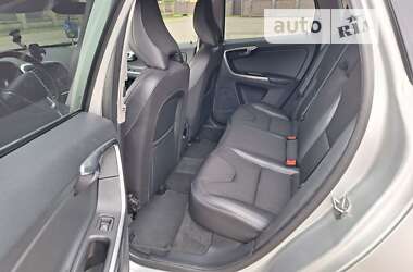 Позашляховик / Кросовер Volvo XC60 2016 в 