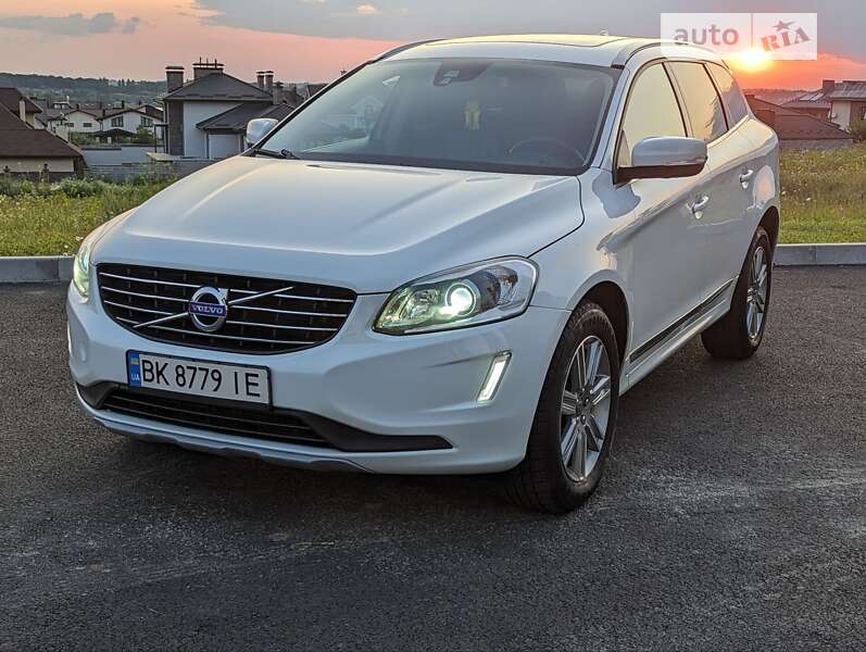 Внедорожник / Кроссовер Volvo XC60 2016 в 