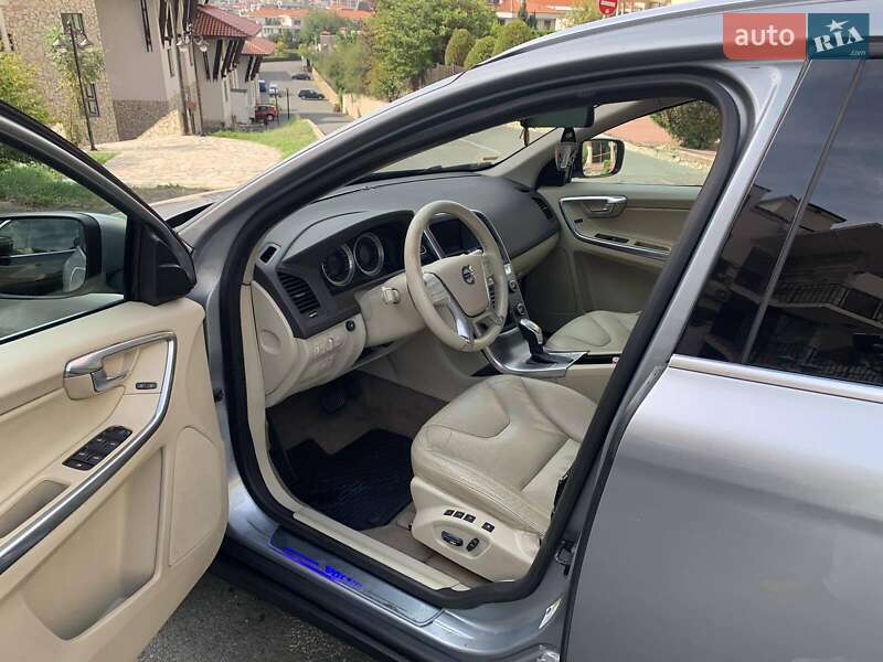 Позашляховик / Кросовер Volvo XC60 2013 в Ужгороді фото 11 Позашляховик / Кросовер Volvo XC60 2013 в Ужгороді