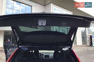 Внедорожник / Кроссовер Volvo XC60 2012 в 